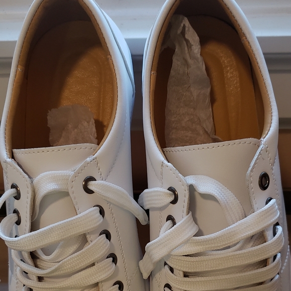 Sneakers - Picture 5 of 5